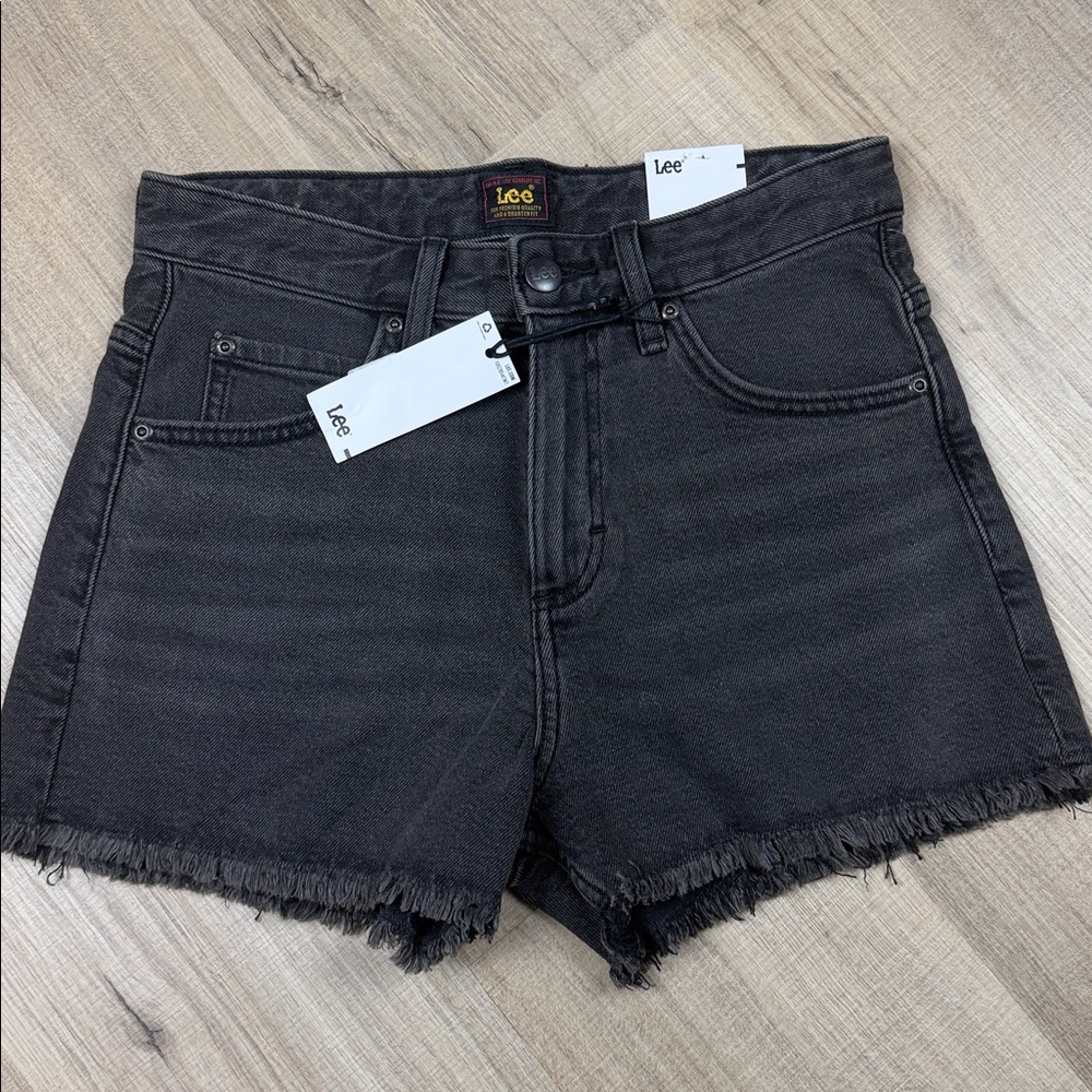Lee Women's Mid‎ Rise Black Frayed Jean Shorts. NWT. Size 26